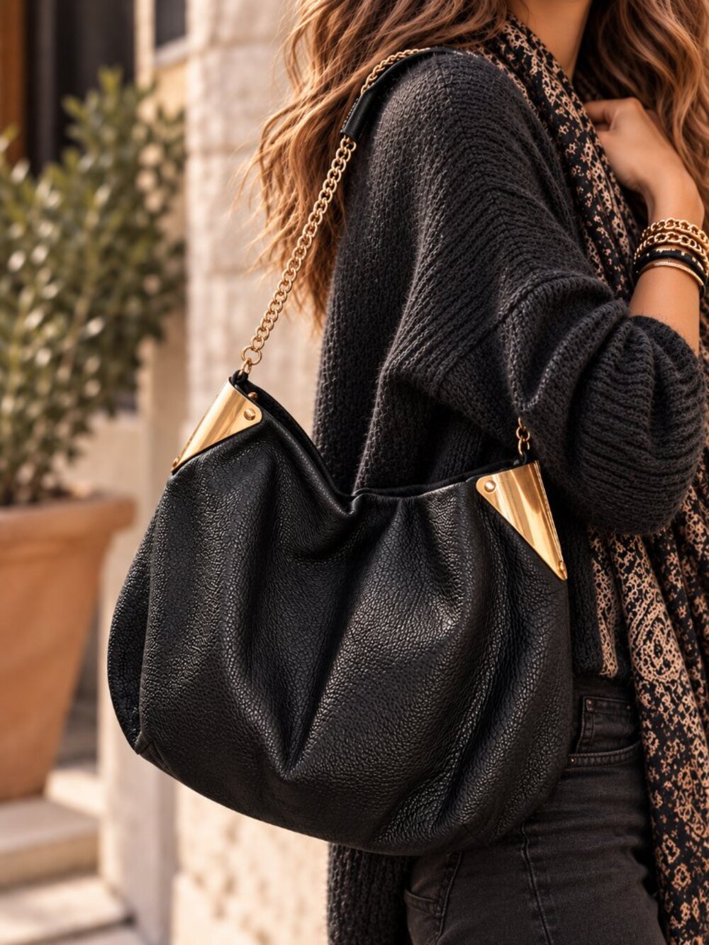 Vince Camuto Leather Black Pebbled Hobo Bag Gold Chain Hardware Slouchy Boho EUC